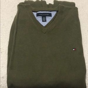 Olive Tommy Hilfiger light sweater